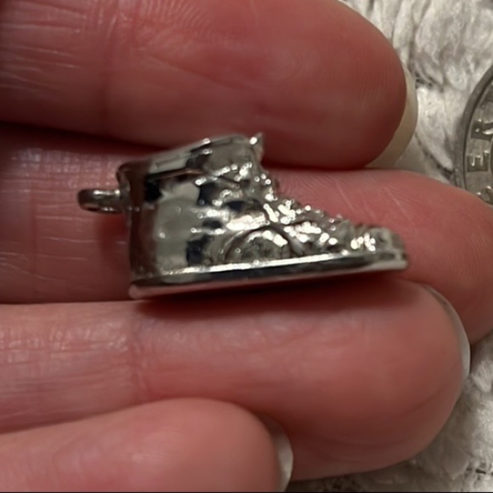 🌟Sterling Silver 1963 Baby Shoe Charm